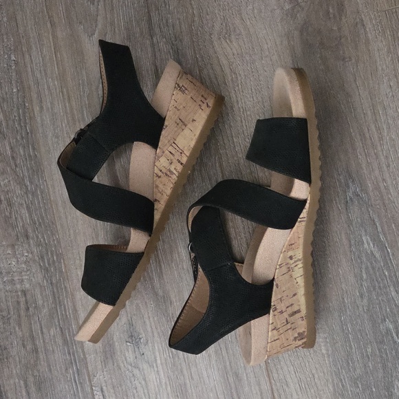 Life Stride Women's Black Wedge Sandals - Picture 2 of 8